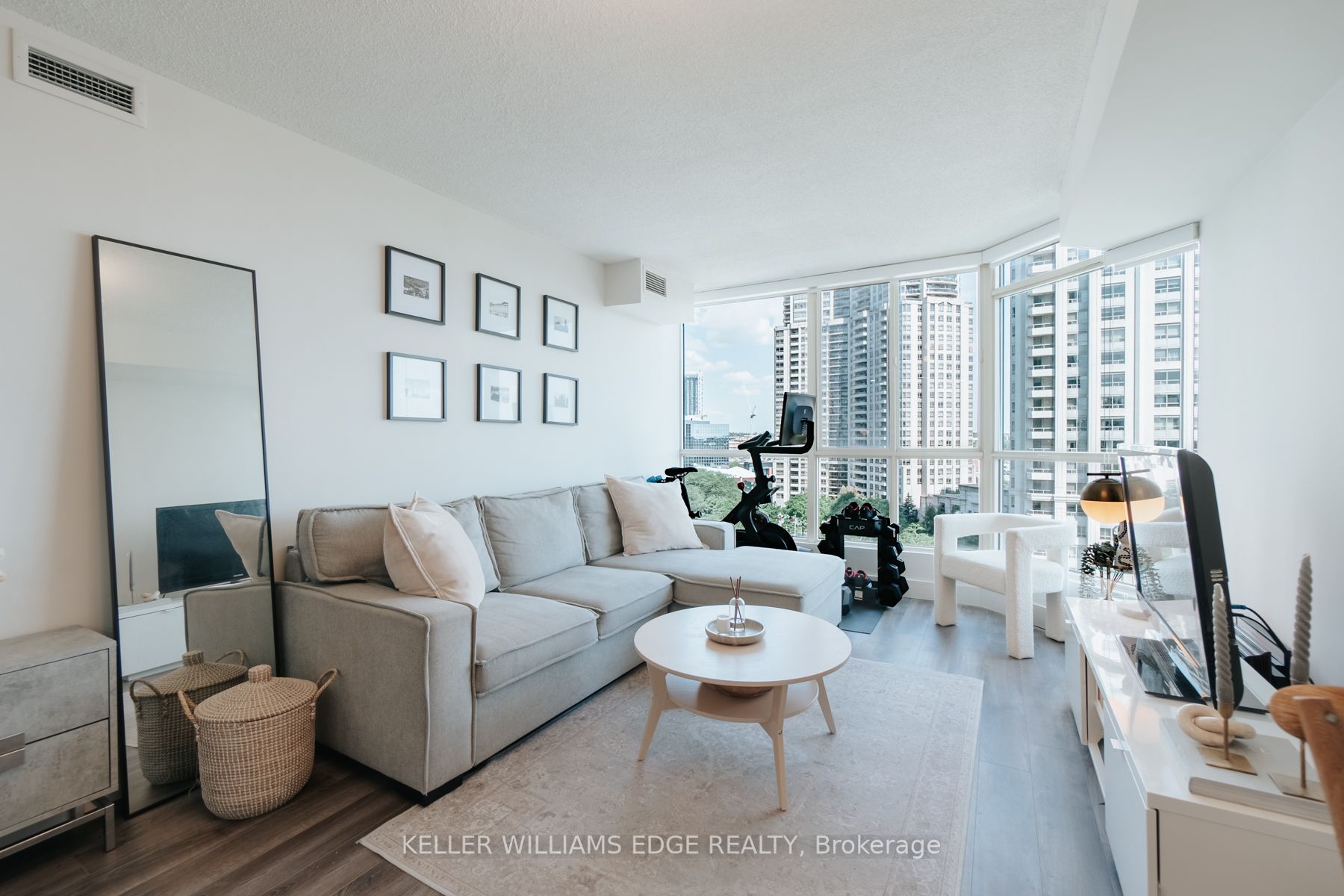 55 Kingsbridge Garden Circ, #1013