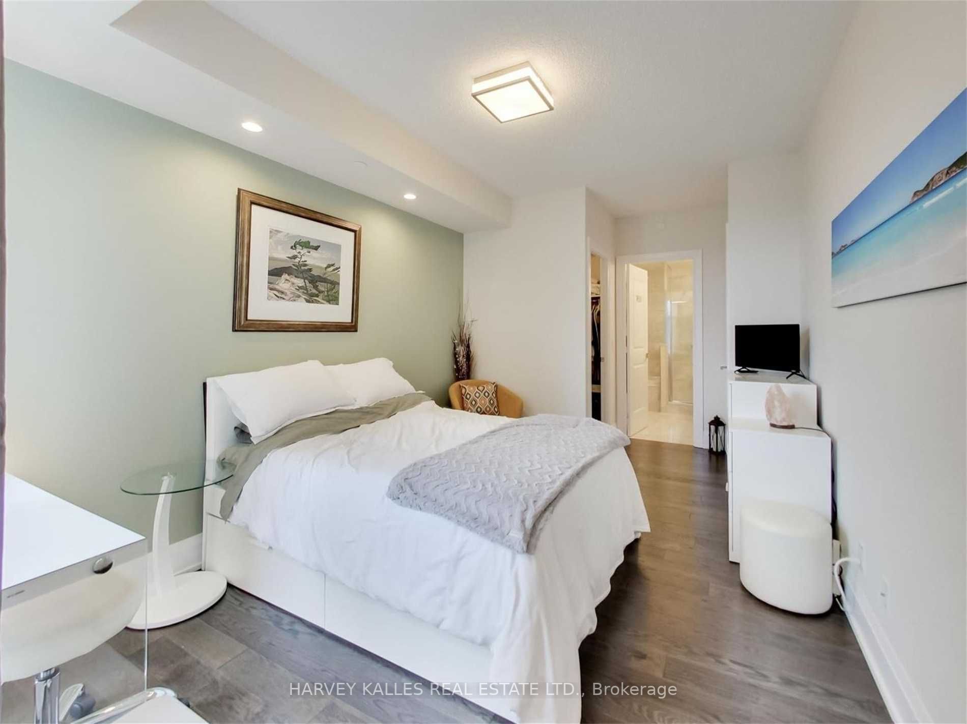1 Old Mill Dr, #1030