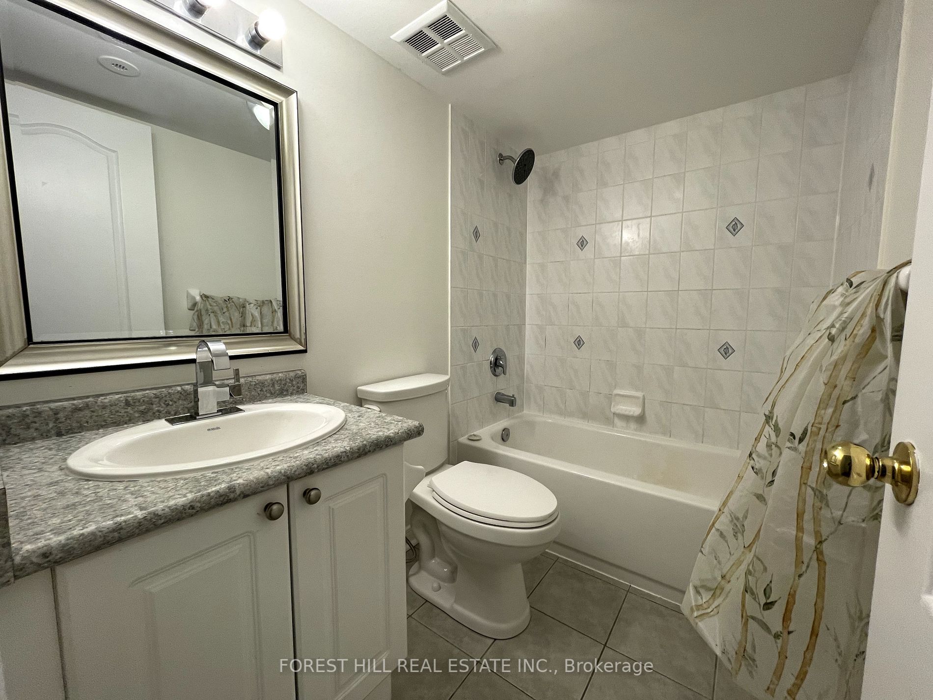 5050 Intrepid Dr, #20