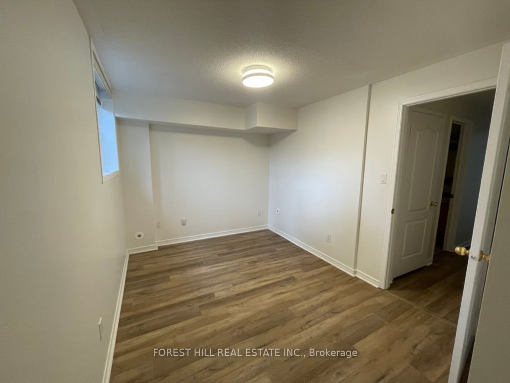5050 Intrepid Dr, #20
