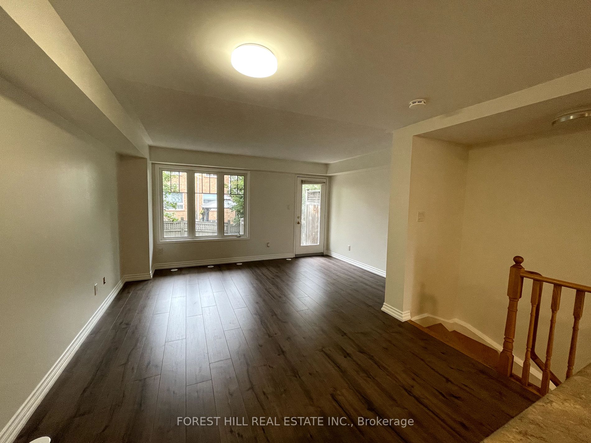 5050 Intrepid Dr, #20