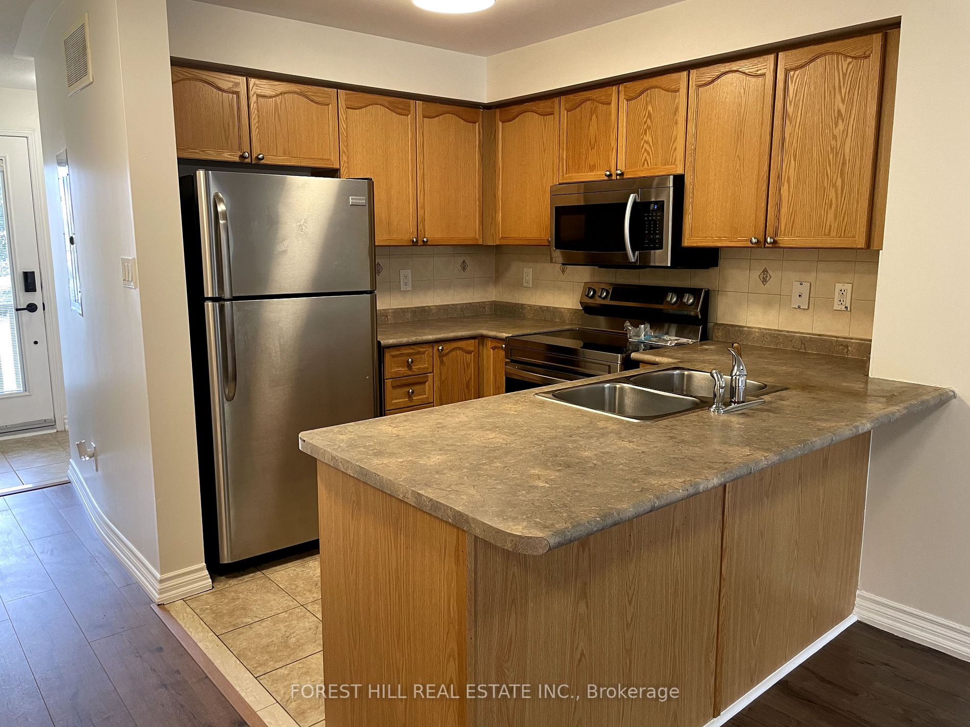 5050 Intrepid Dr, #20