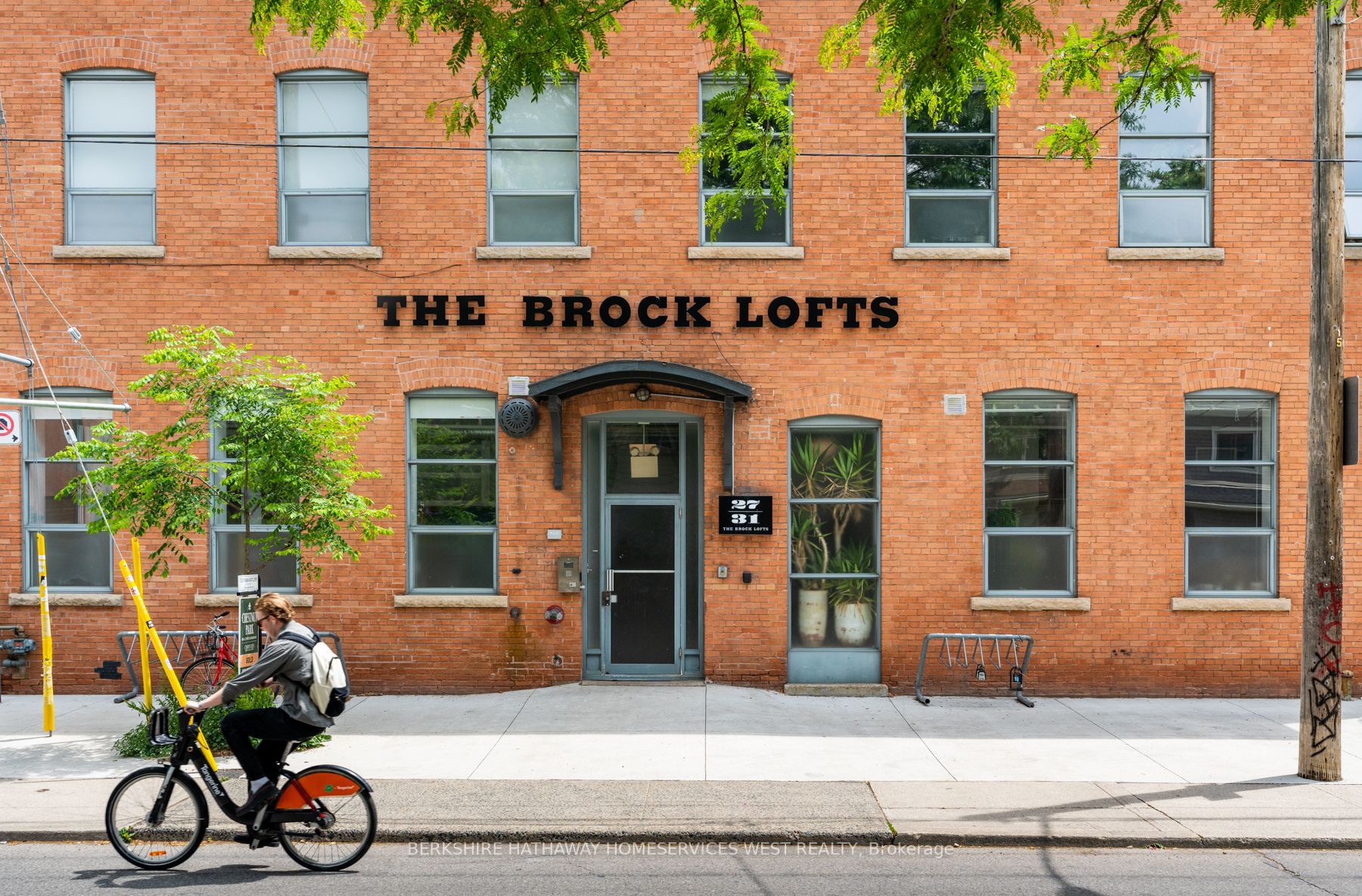 27 Brock Ave, #111
