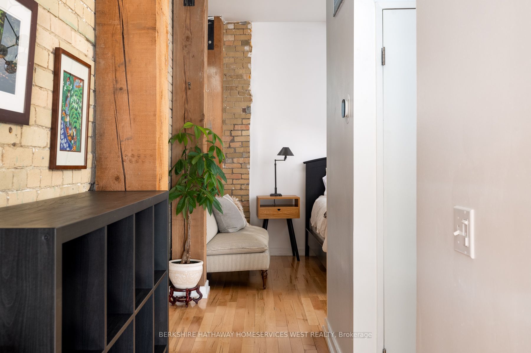 27 Brock Ave, #111