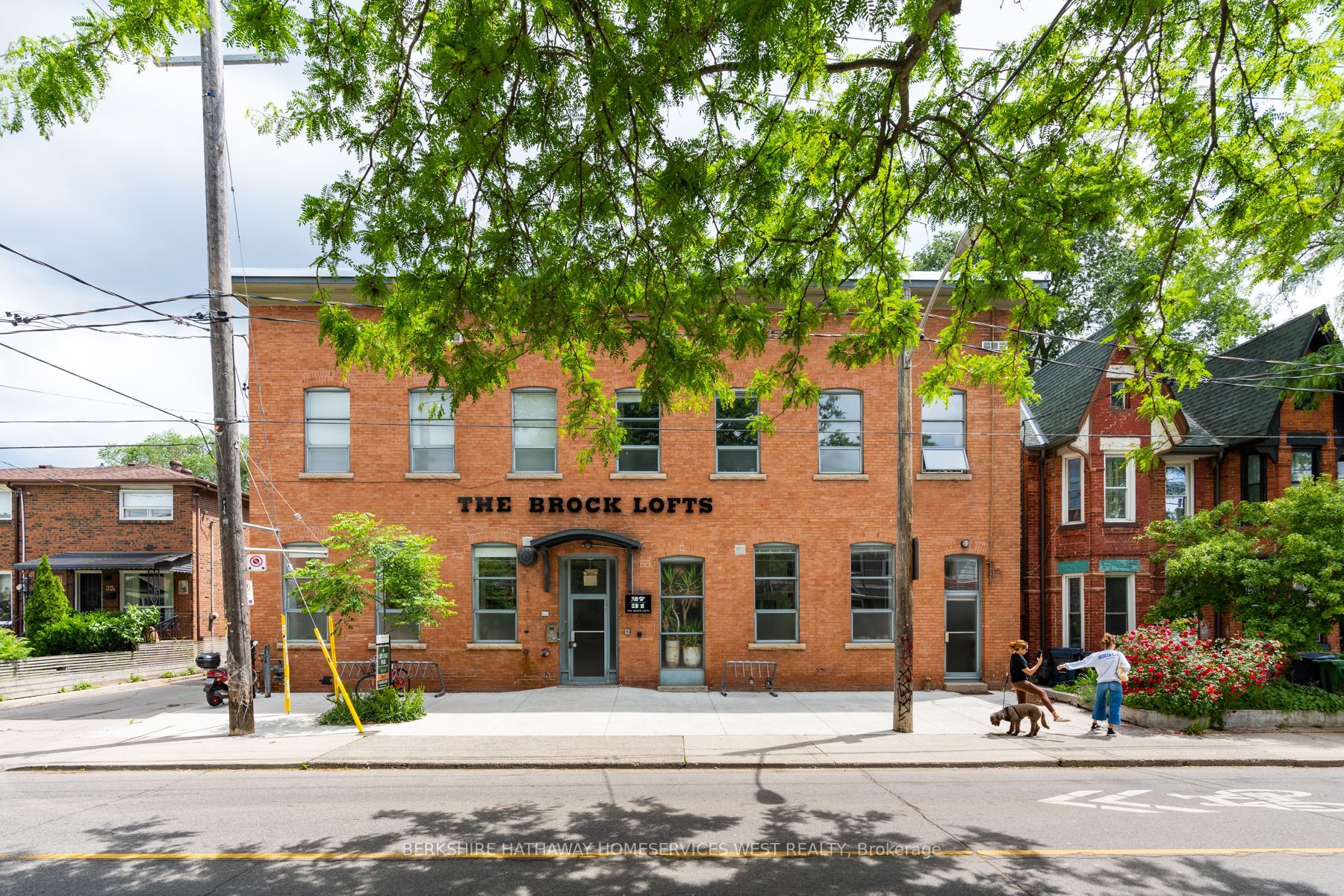 27 Brock Ave, #111