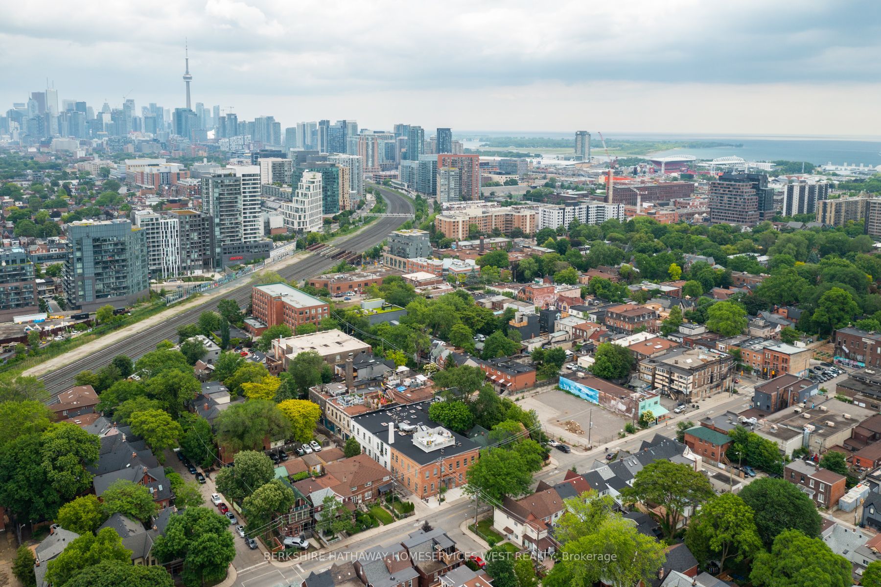 27 Brock Ave, #111