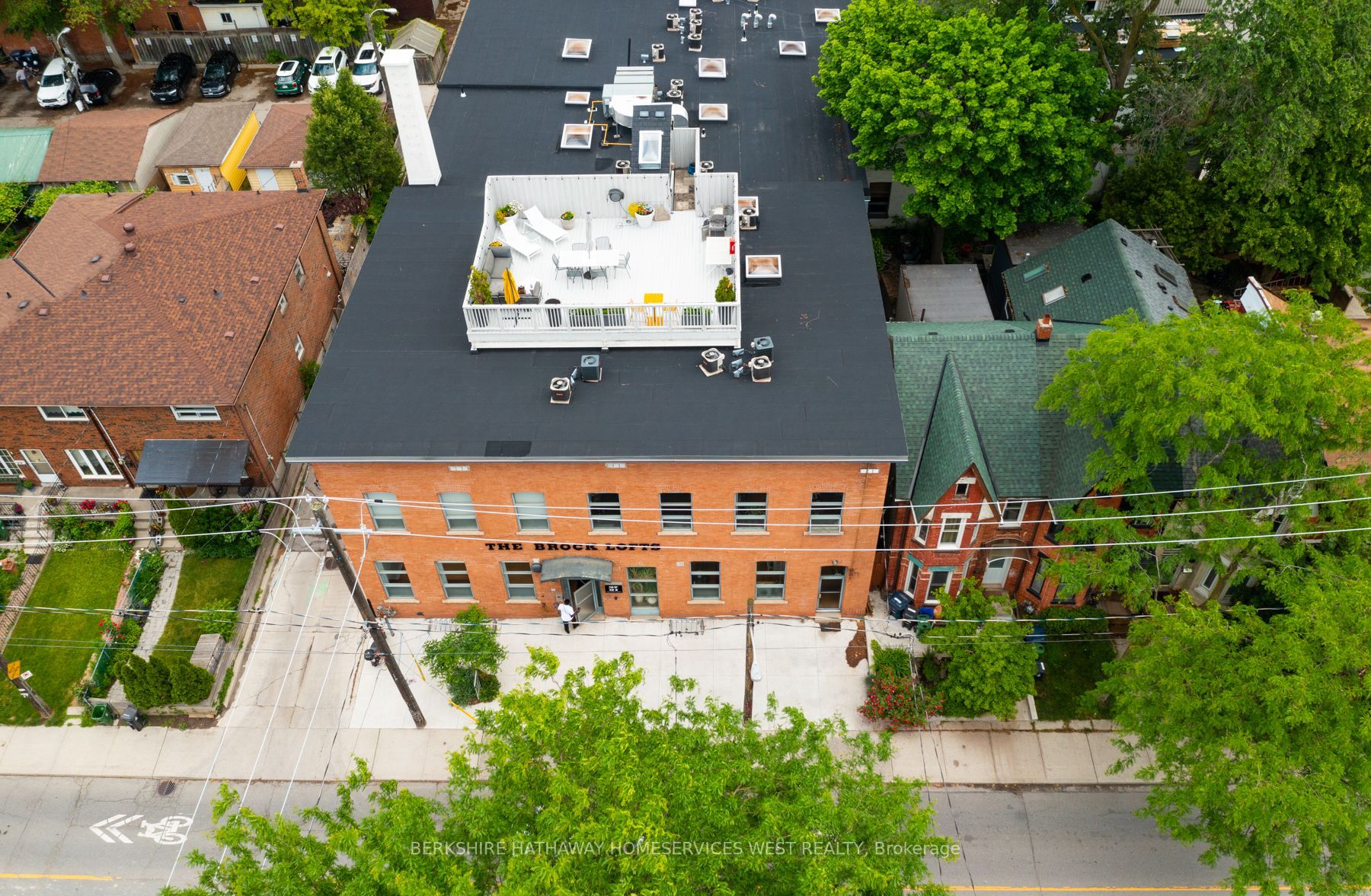 27 Brock Ave, #111