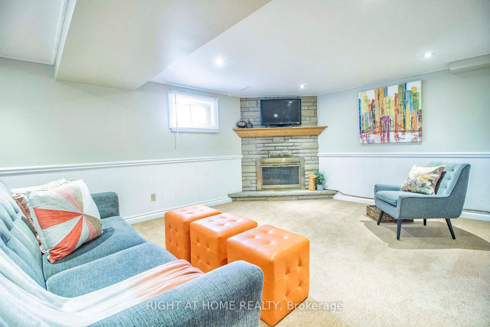 44 Baylor Crescent