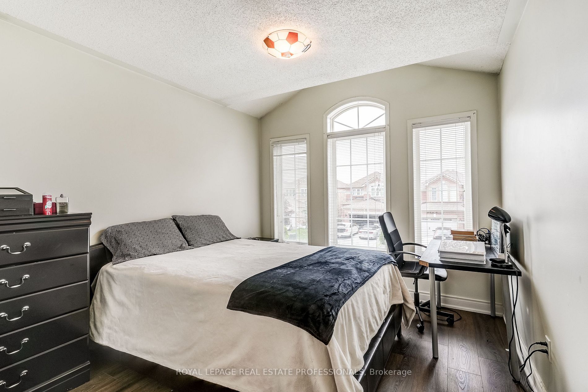 94 Stella Cres