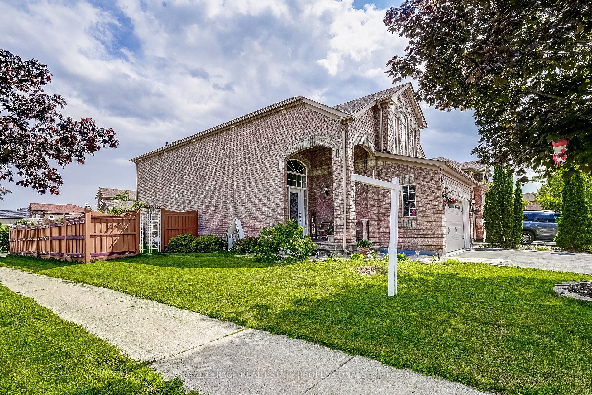 94 Stella Cres