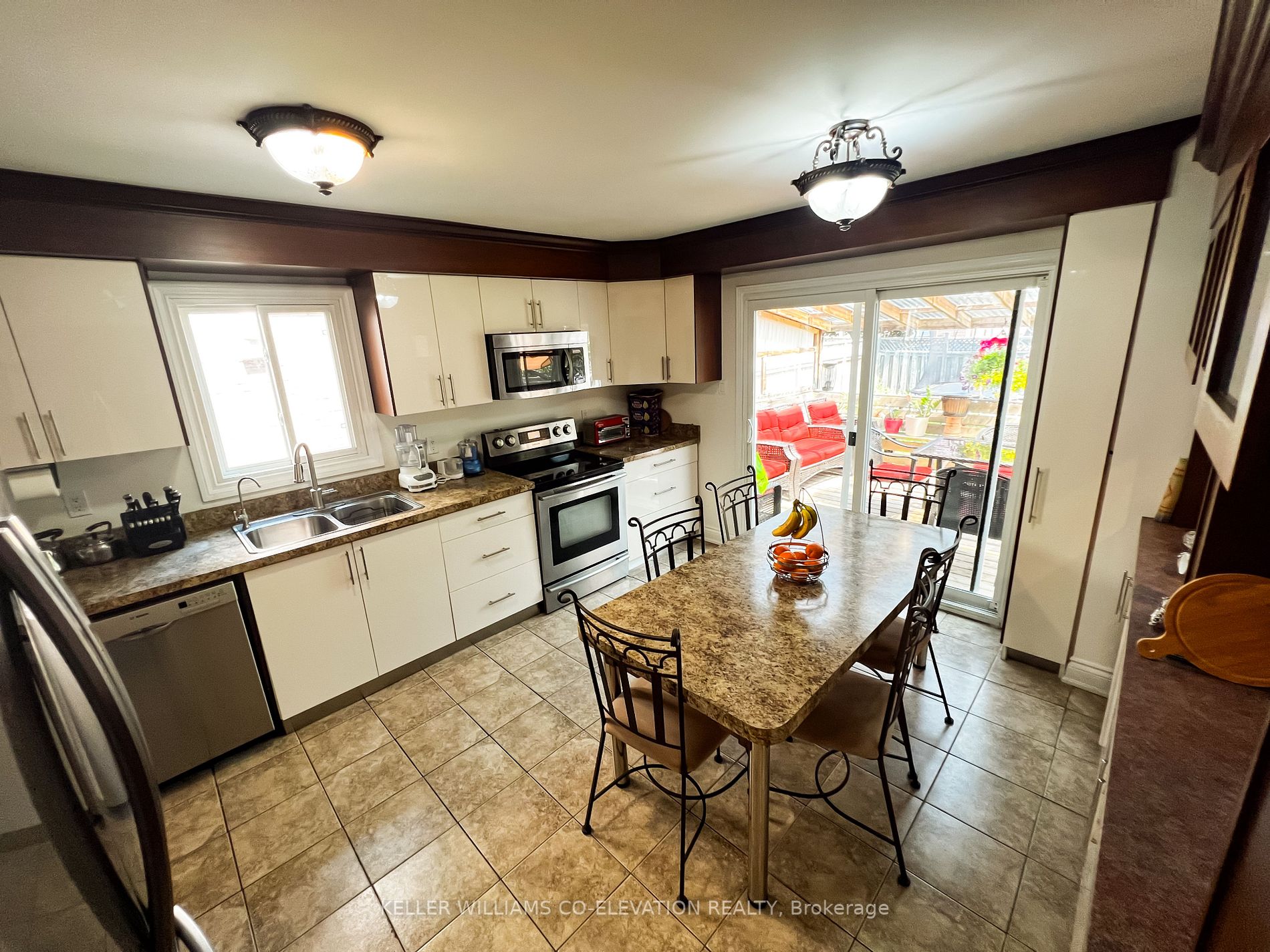 32 Myrtle Crt