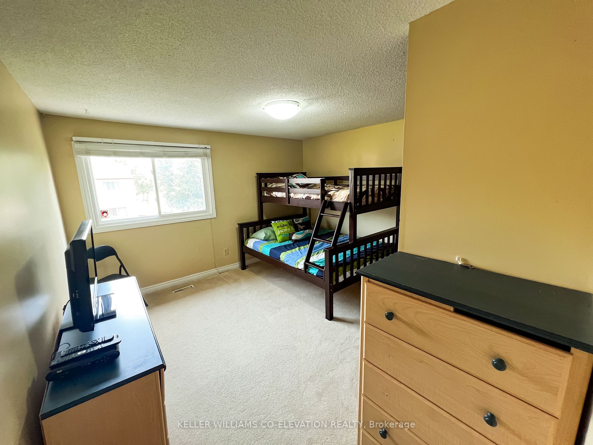 32 Myrtle Crt