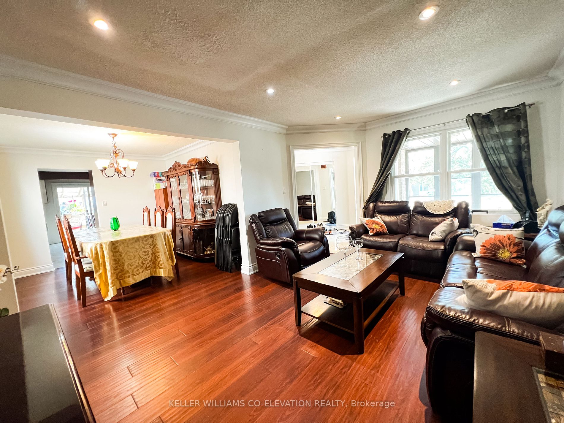 32 Myrtle Crt