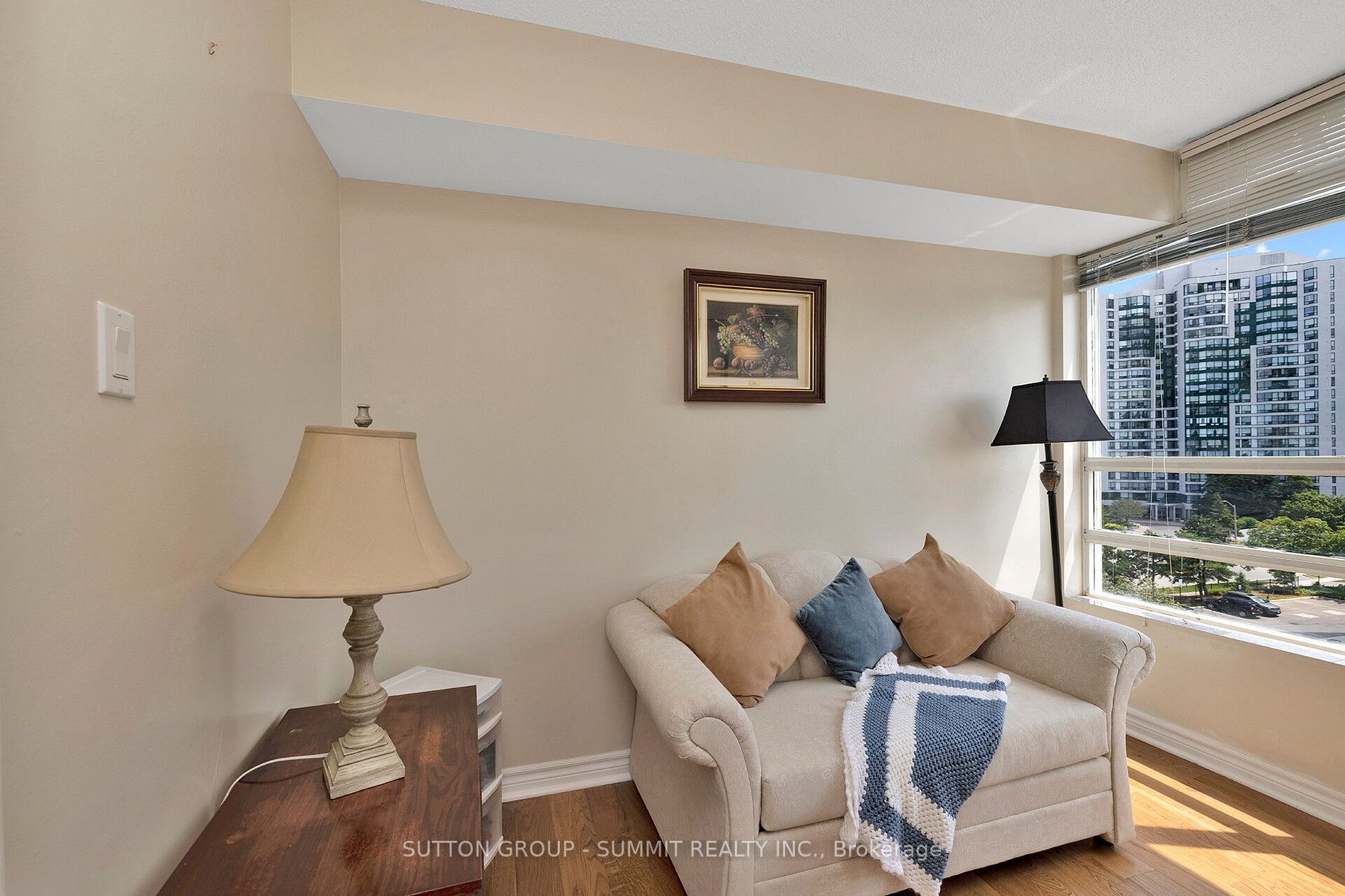 50 Kingsbridge Garden Circ, #712