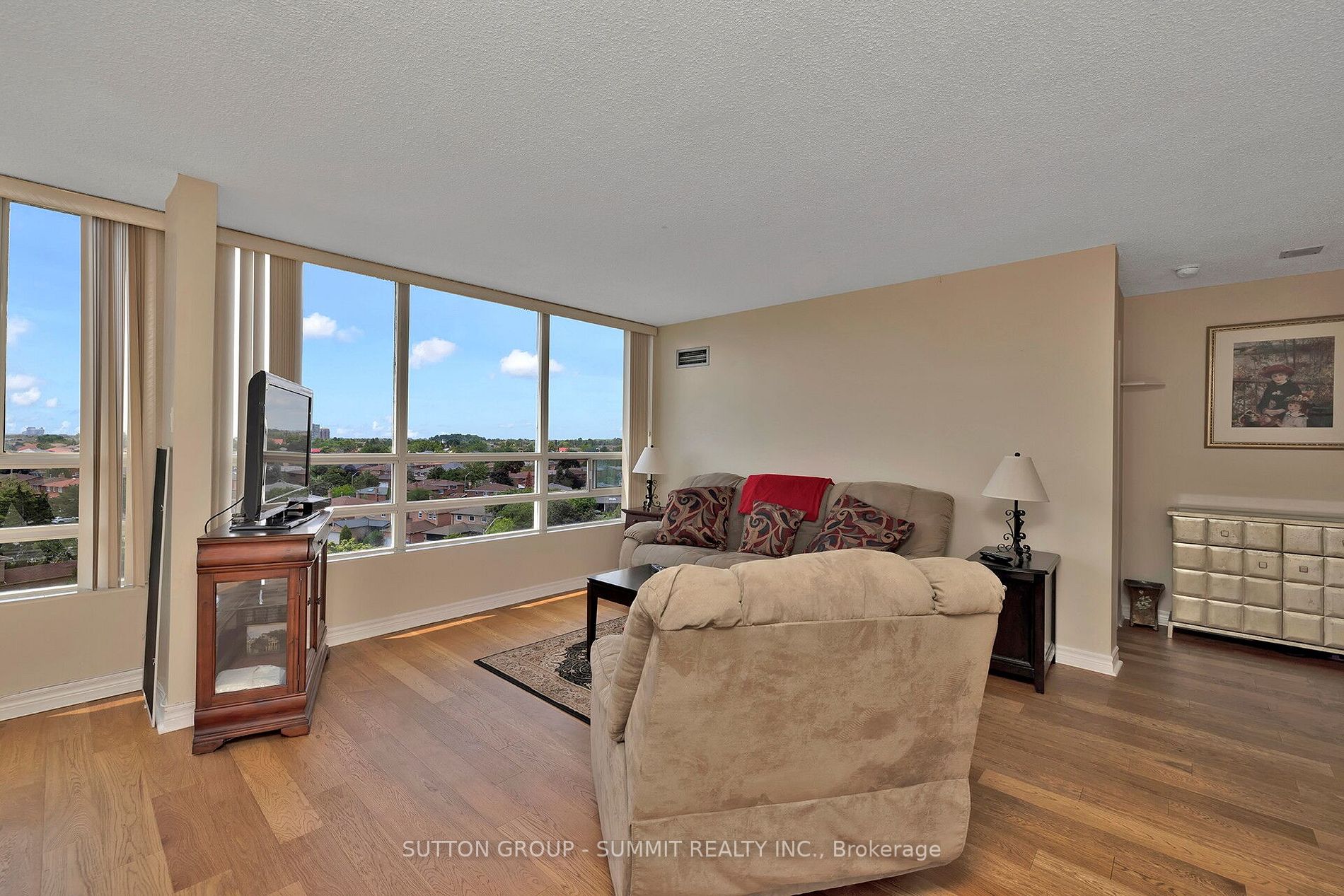 50 Kingsbridge Garden Circ, #712