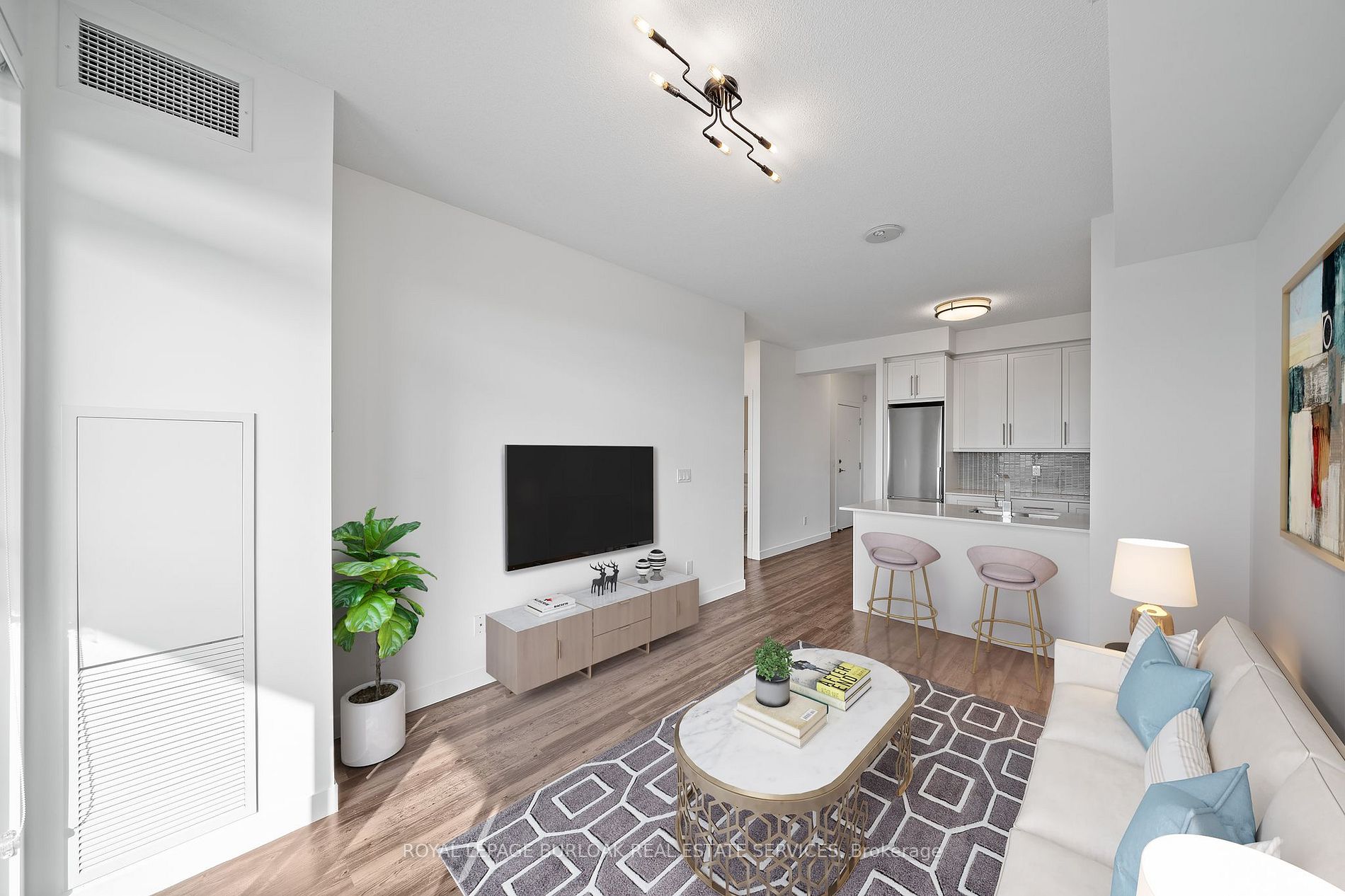 2093 Fairview St, #706