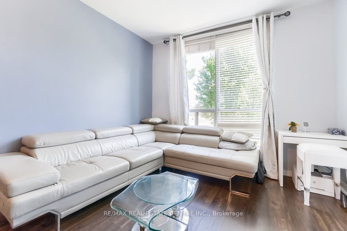 220 Forum Dr, #102
