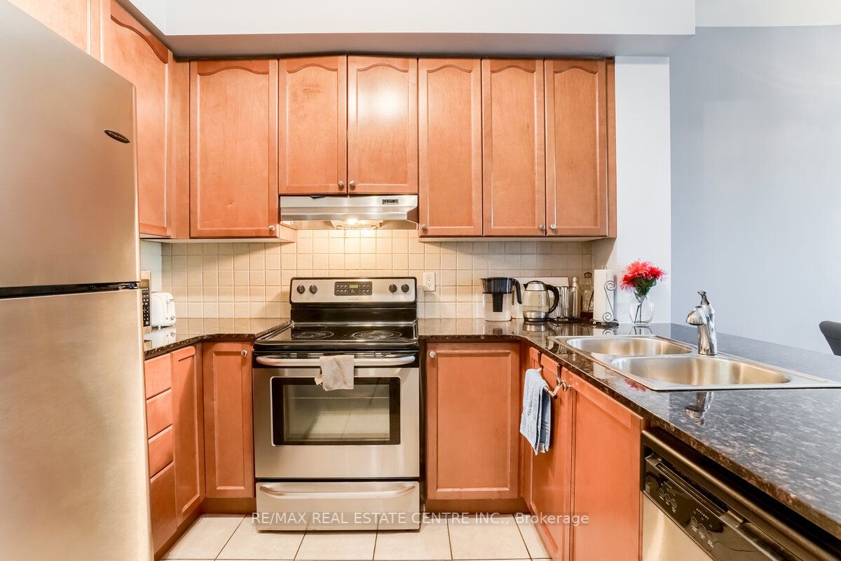 220 Forum Dr, #102