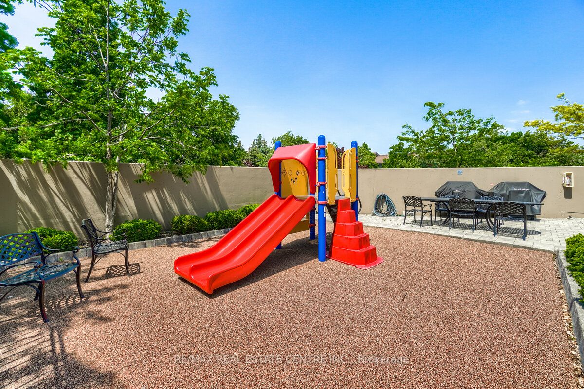 220 Forum Dr, #102