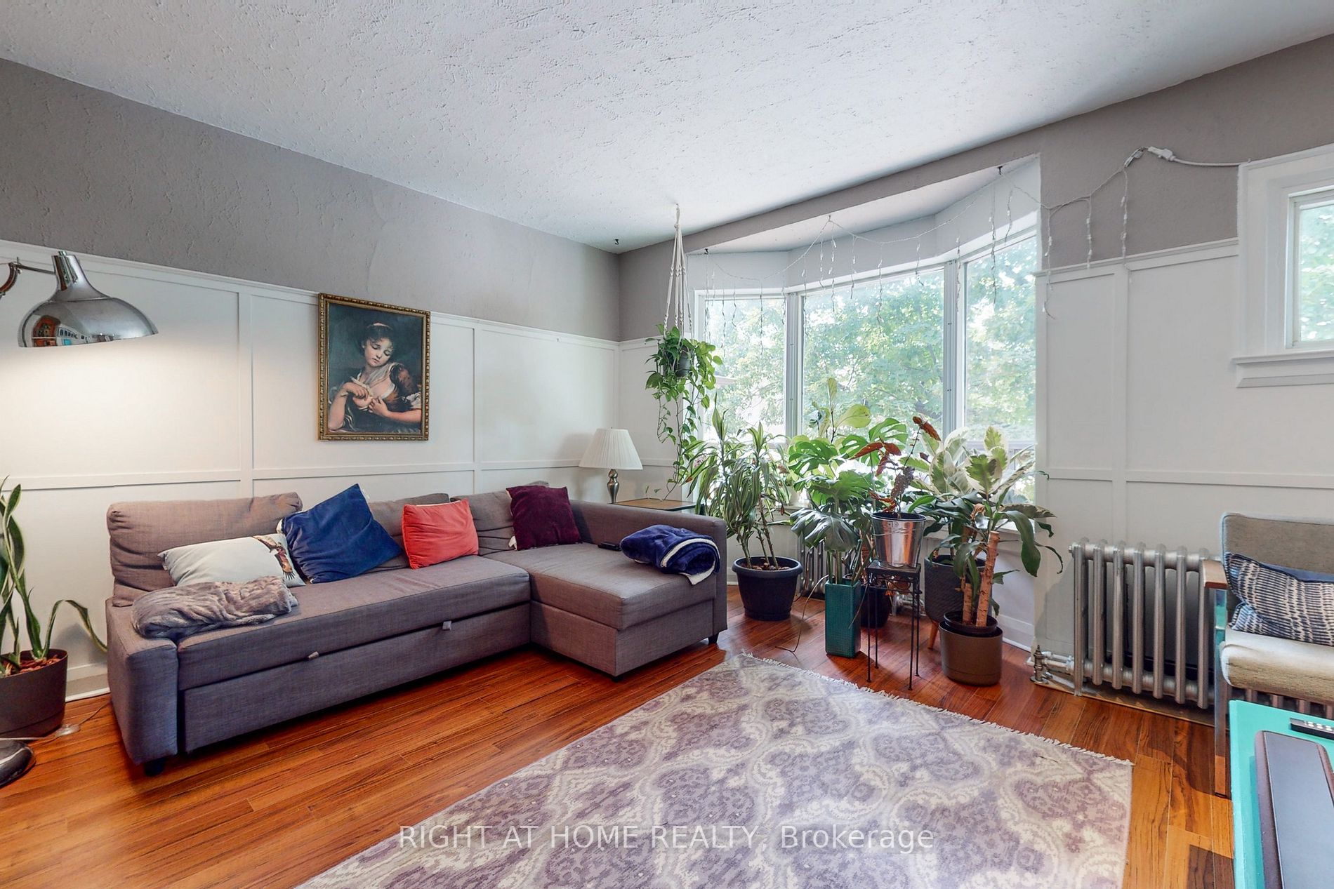 109 Sunnyside Ave