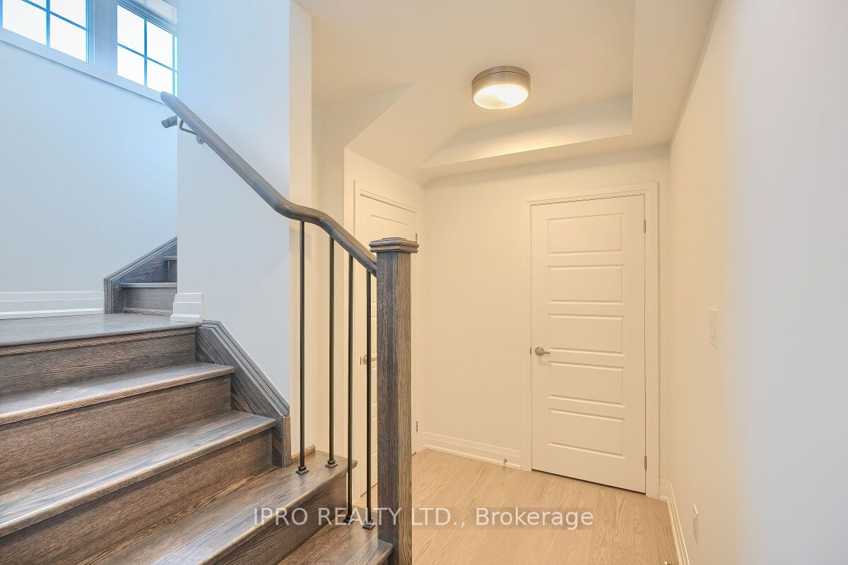 3105 Travertine Dr