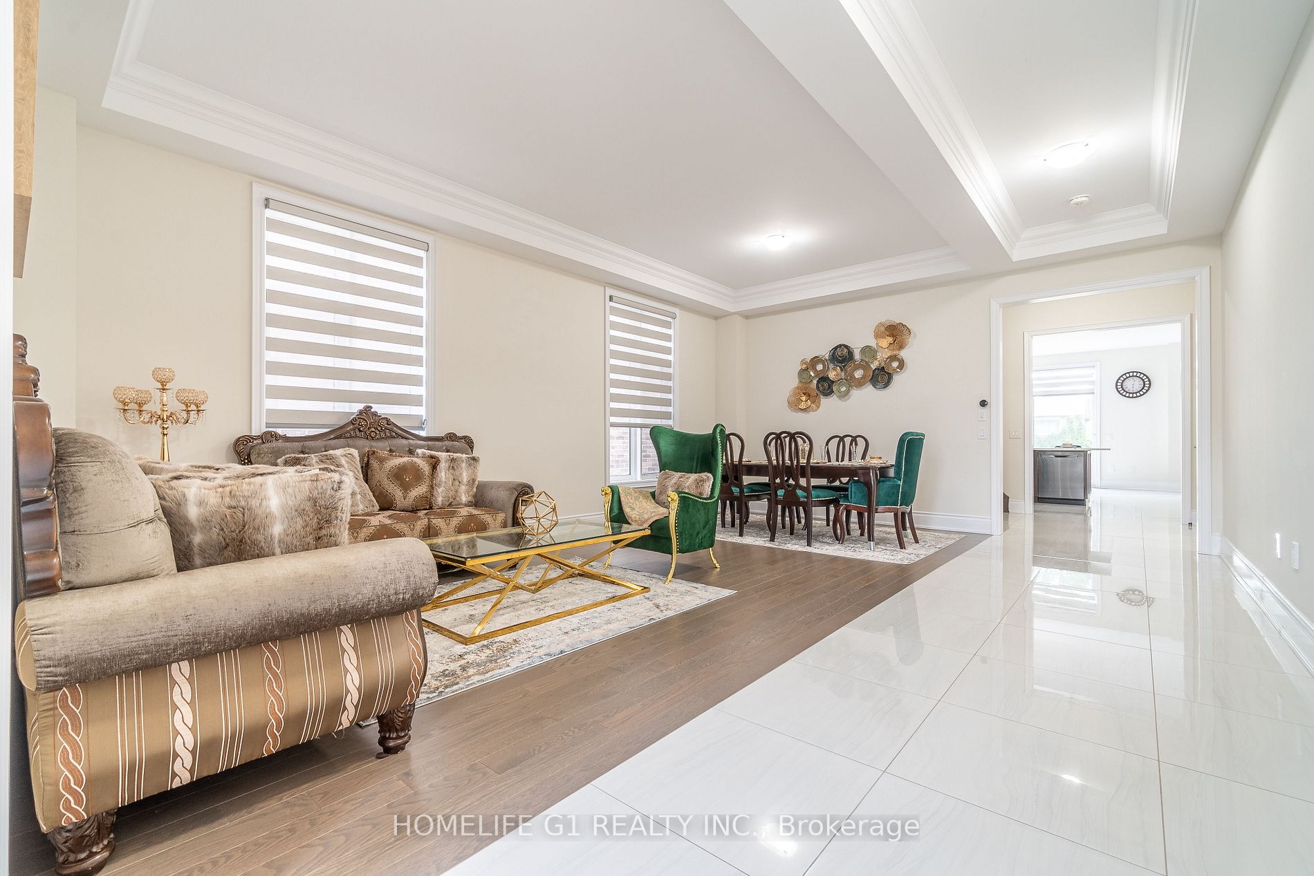 24 Daisy Meadow Cres W