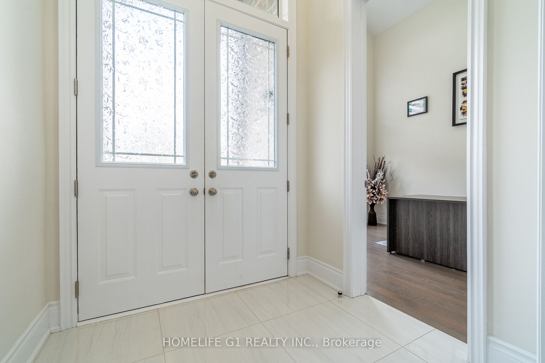 24 Daisy Meadow Cres W