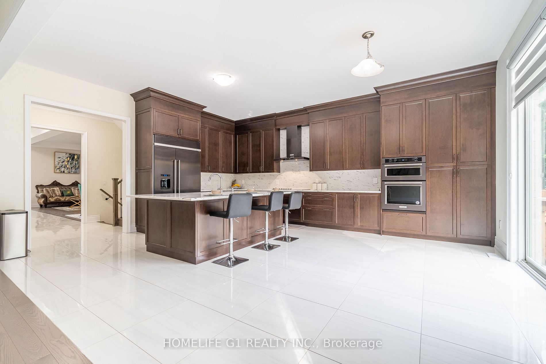 24 Daisy Meadow Cres W