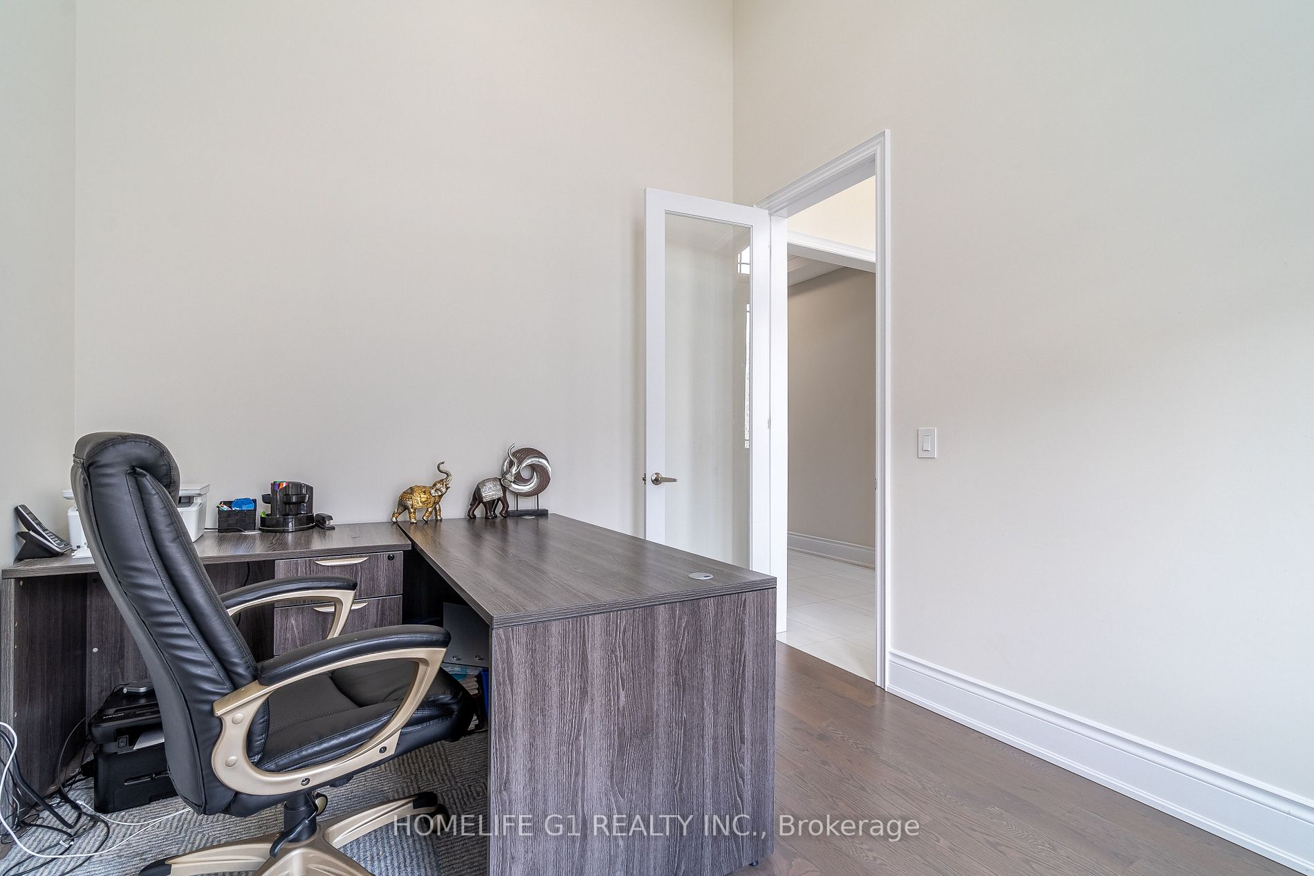 24 Daisy Meadow Cres W
