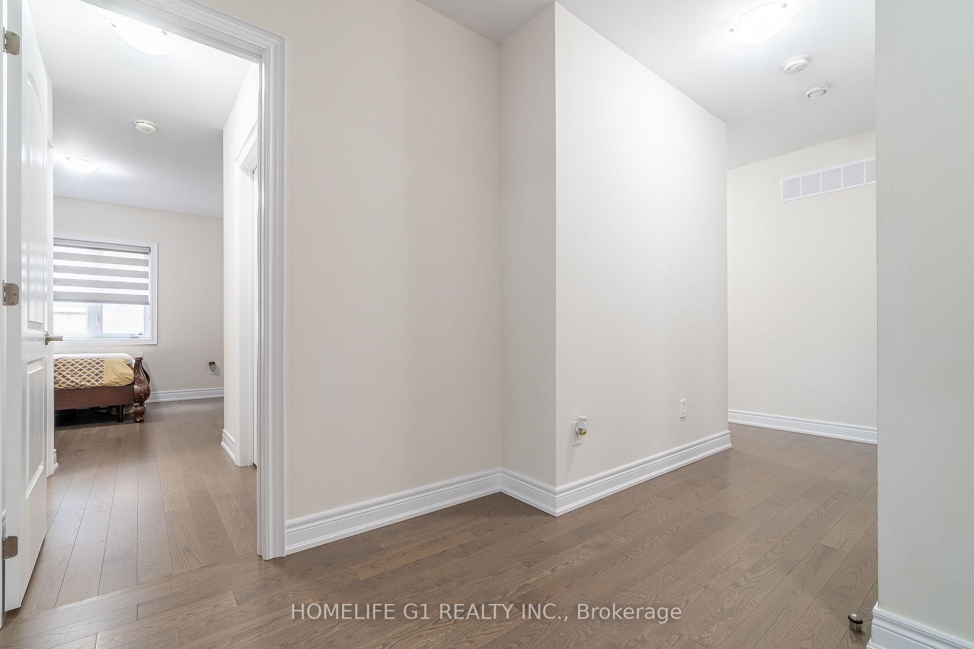 24 Daisy Meadow Cres W