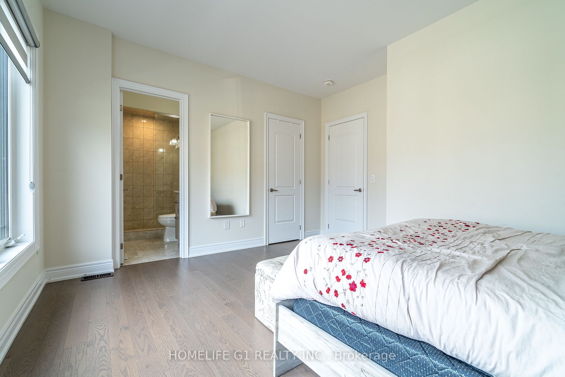 24 Daisy Meadow Cres W