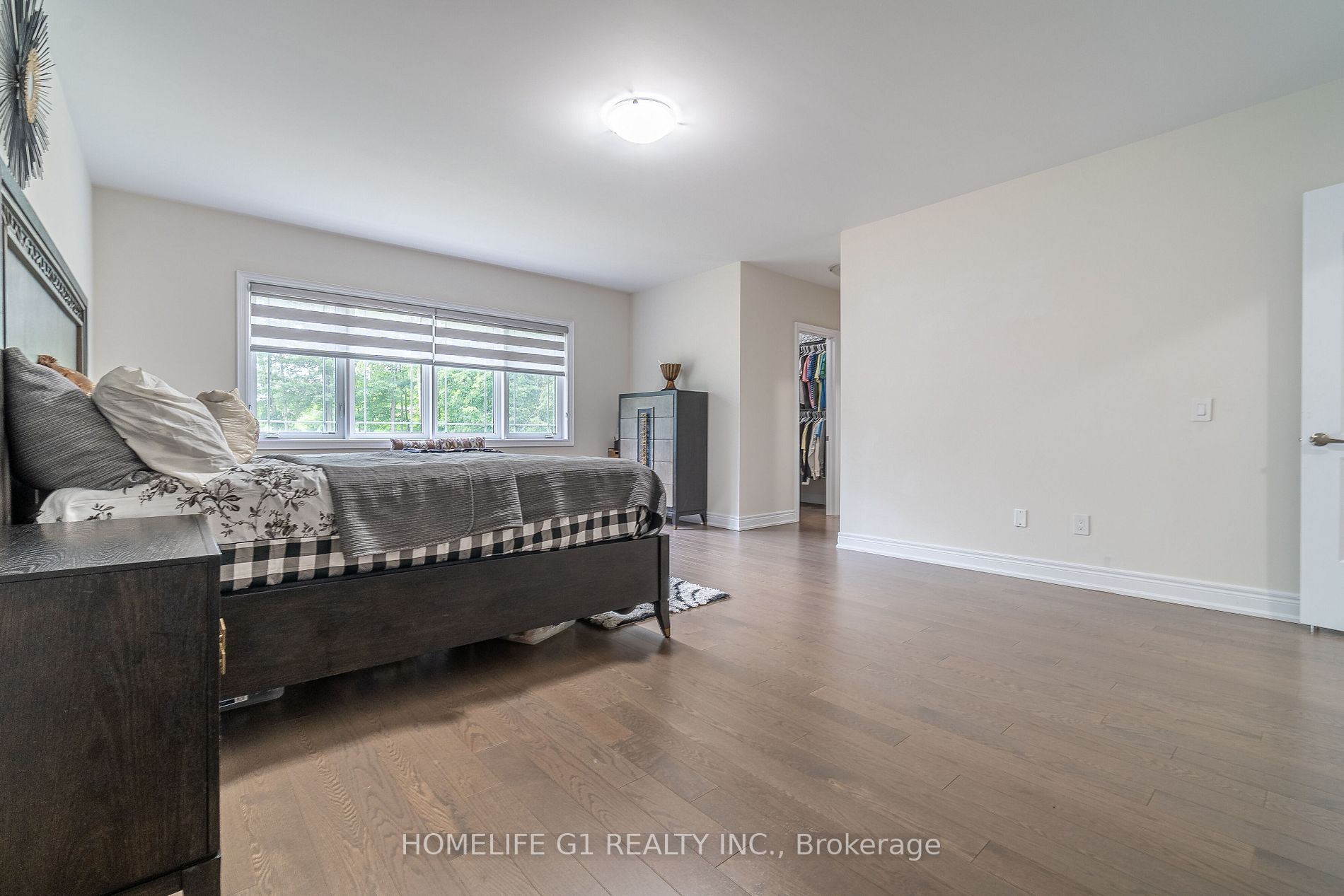 24 Daisy Meadow Cres W