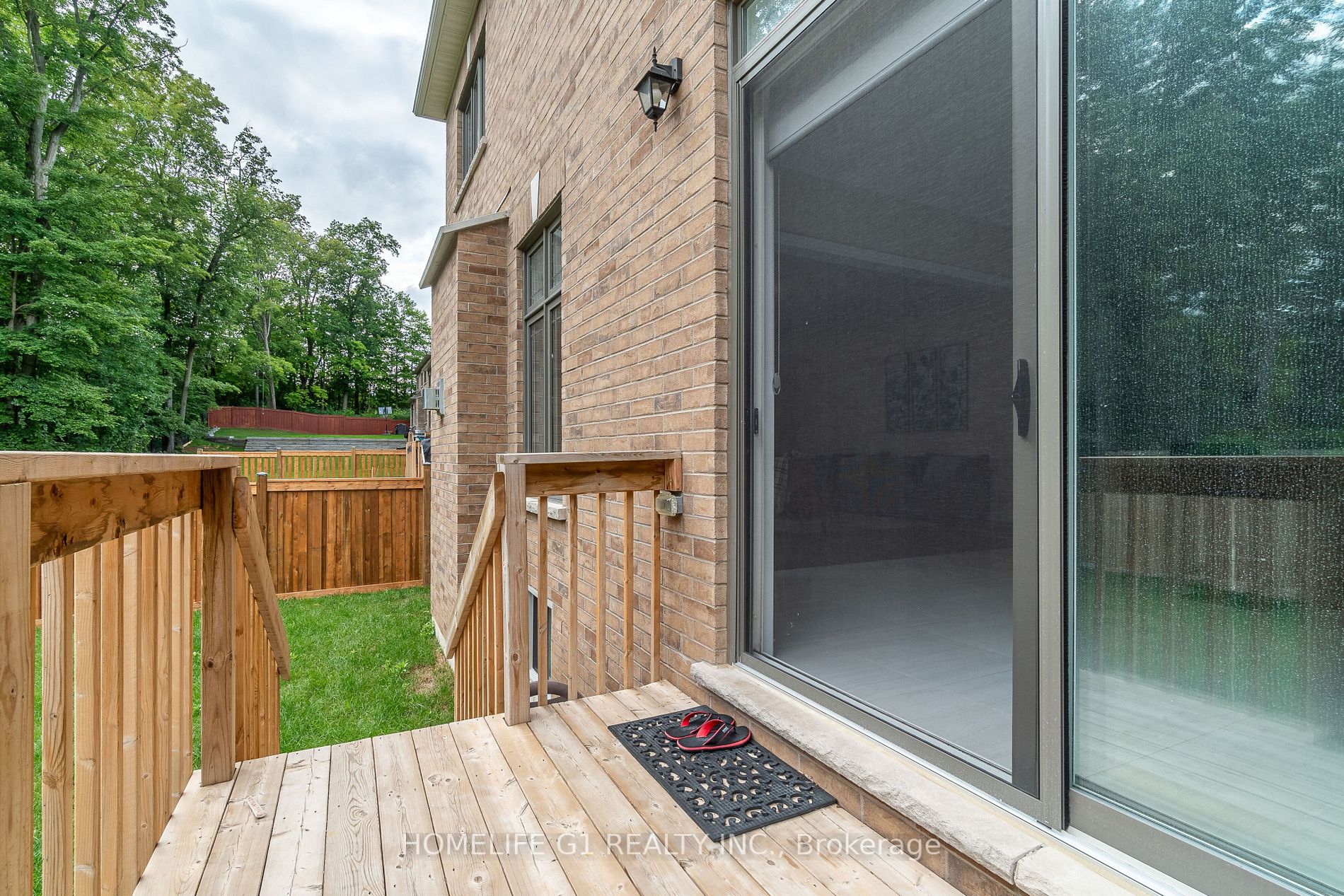 24 Daisy Meadow Cres W