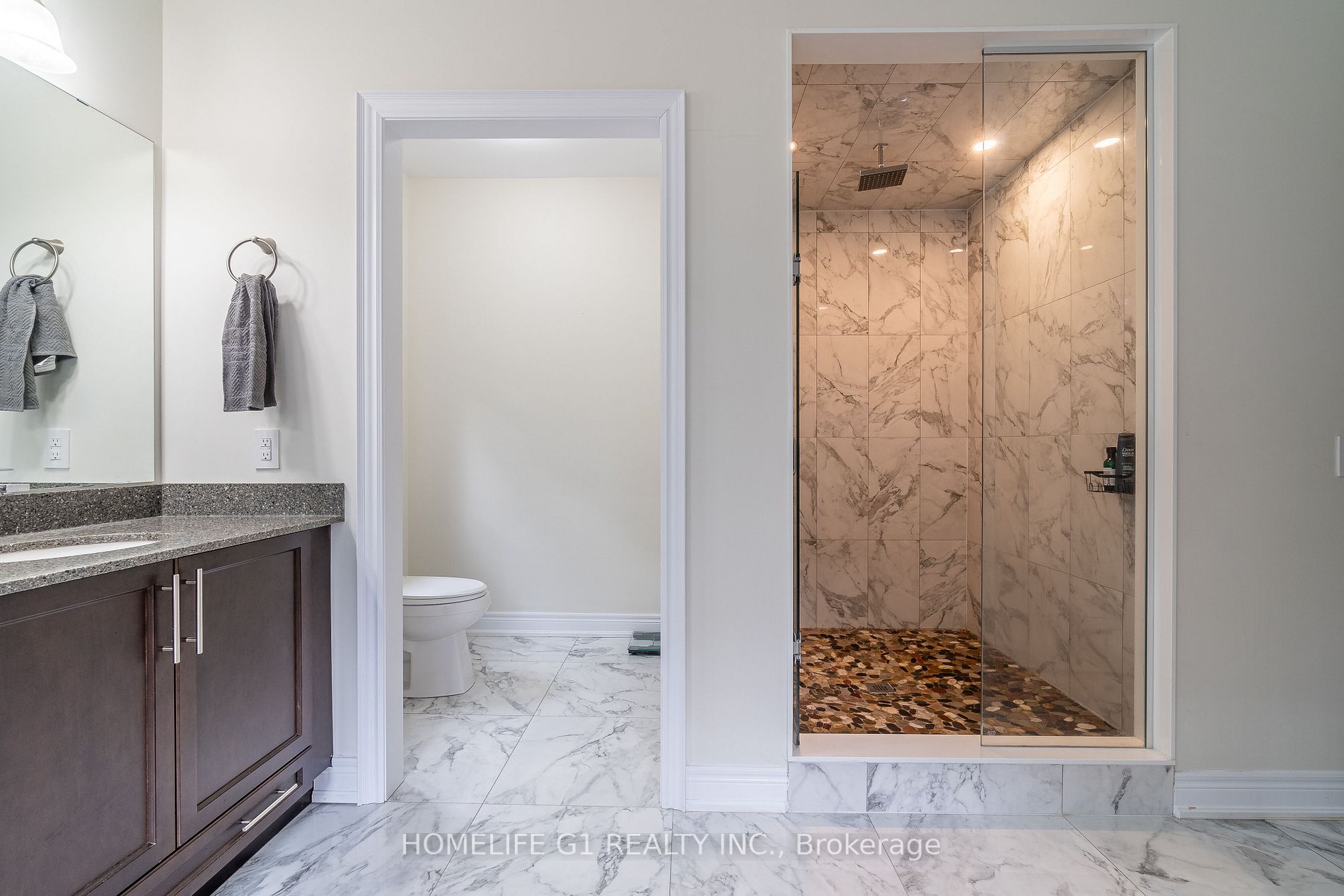 24 Daisy Meadow Cres W