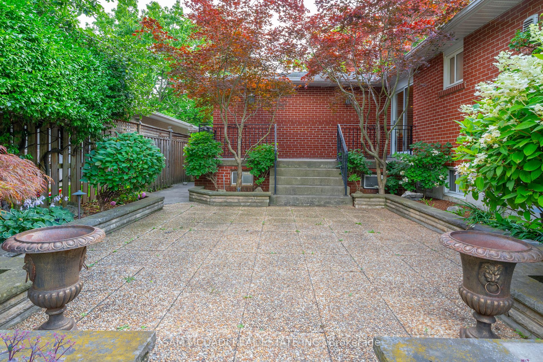 942 Fletcher Valley Cres
