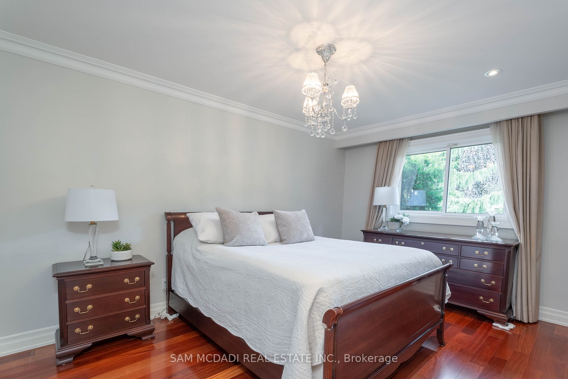 942 Fletcher Valley Cres