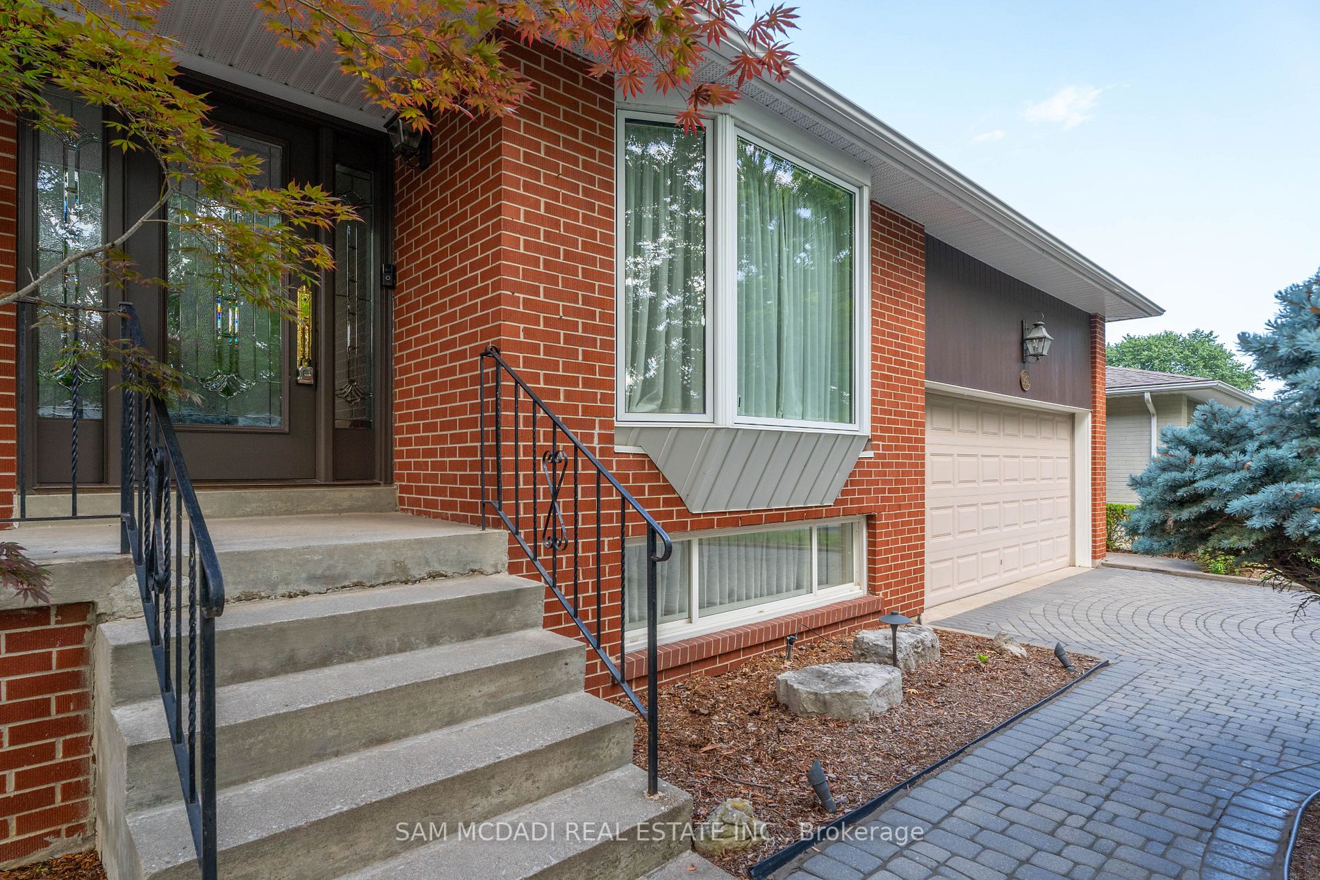 942 Fletcher Valley Cres