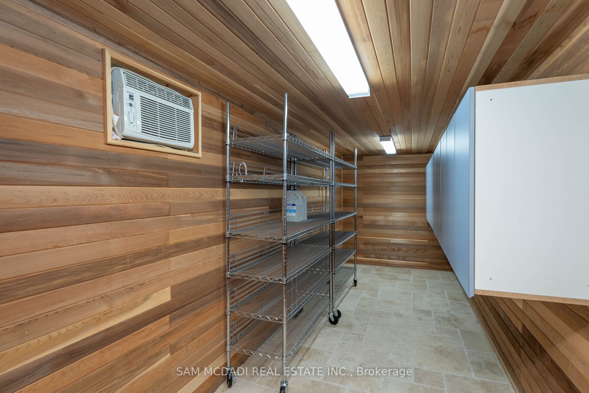 942 Fletcher Valley Cres