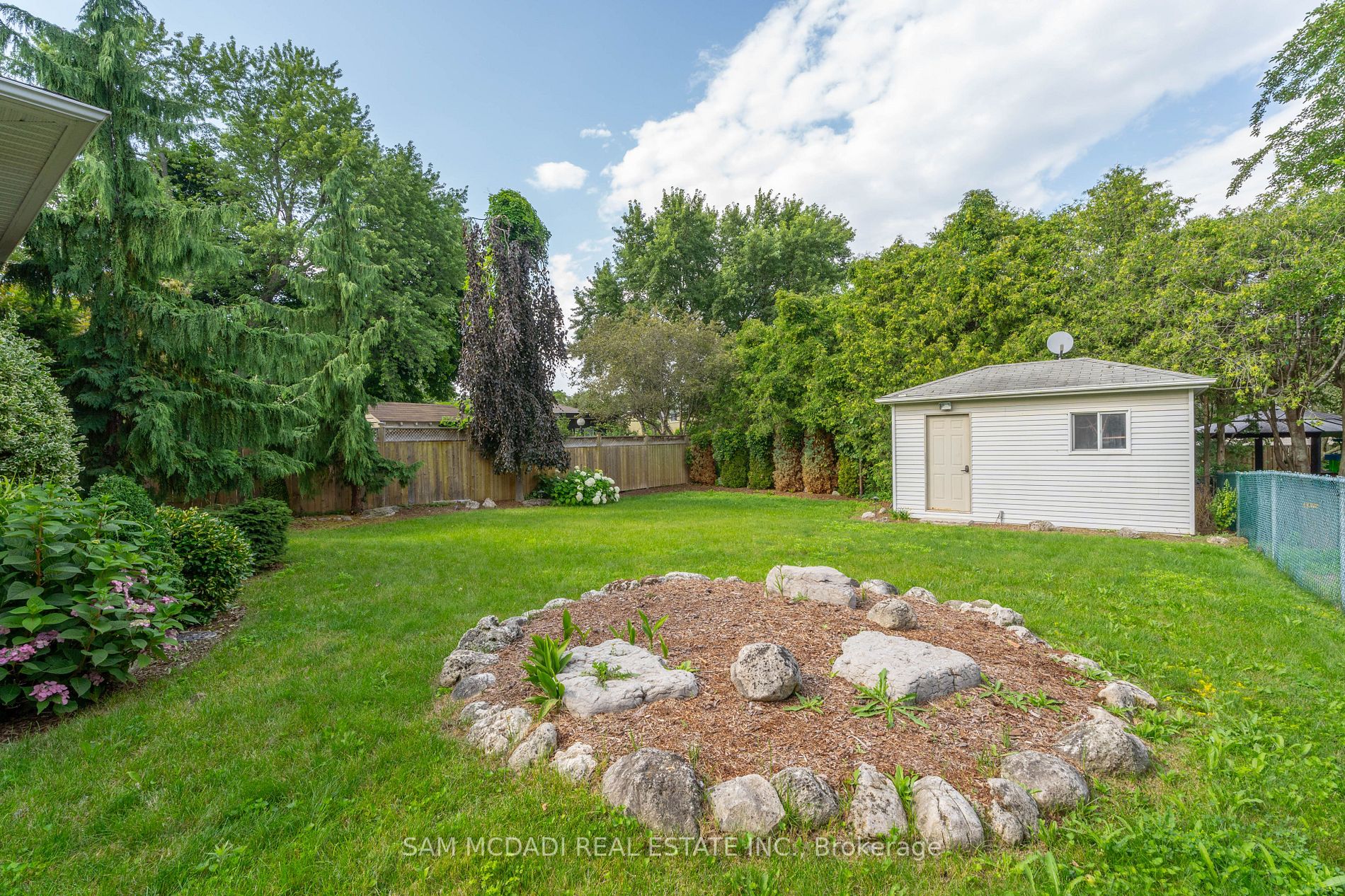 942 Fletcher Valley Cres