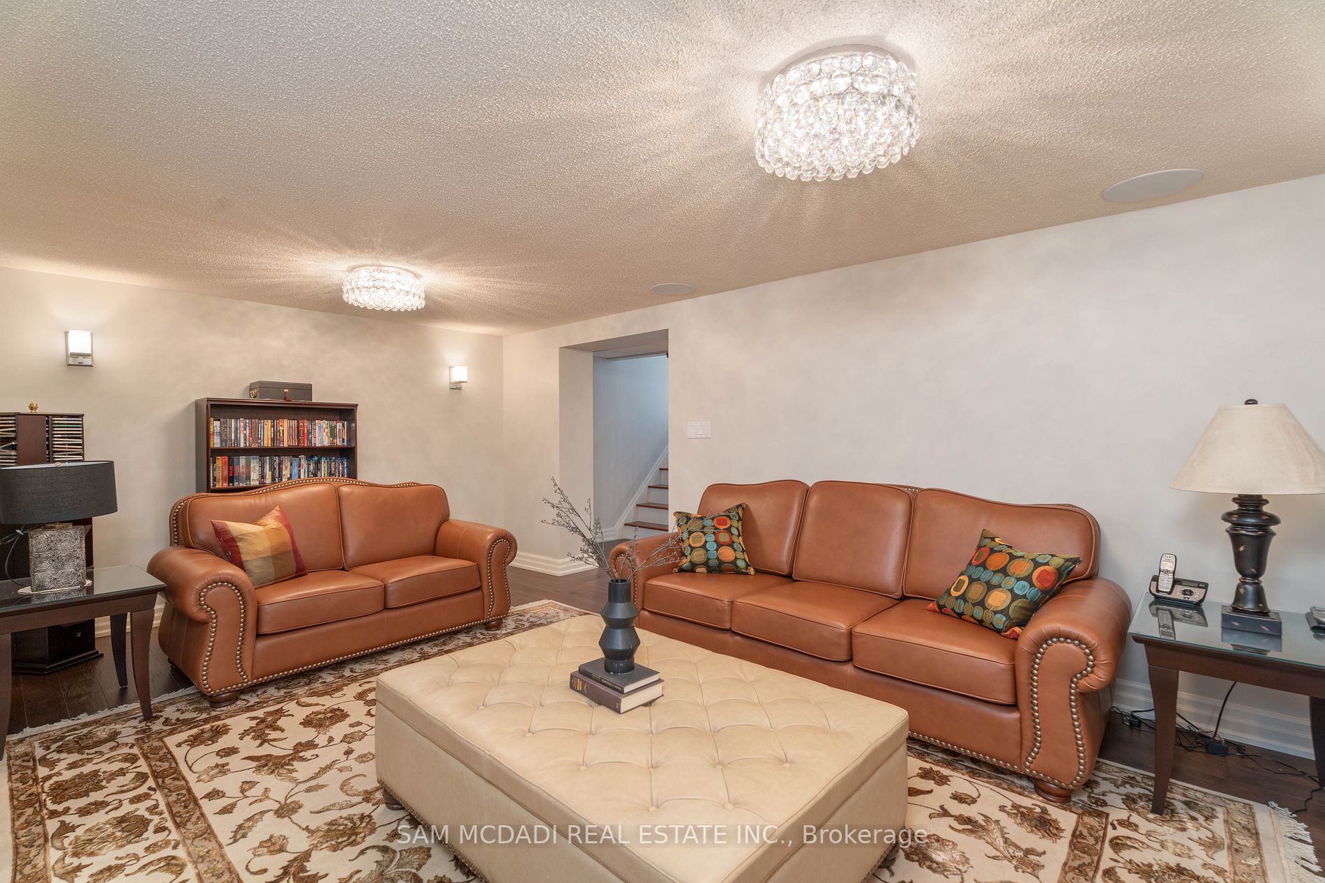 942 Fletcher Valley Cres
