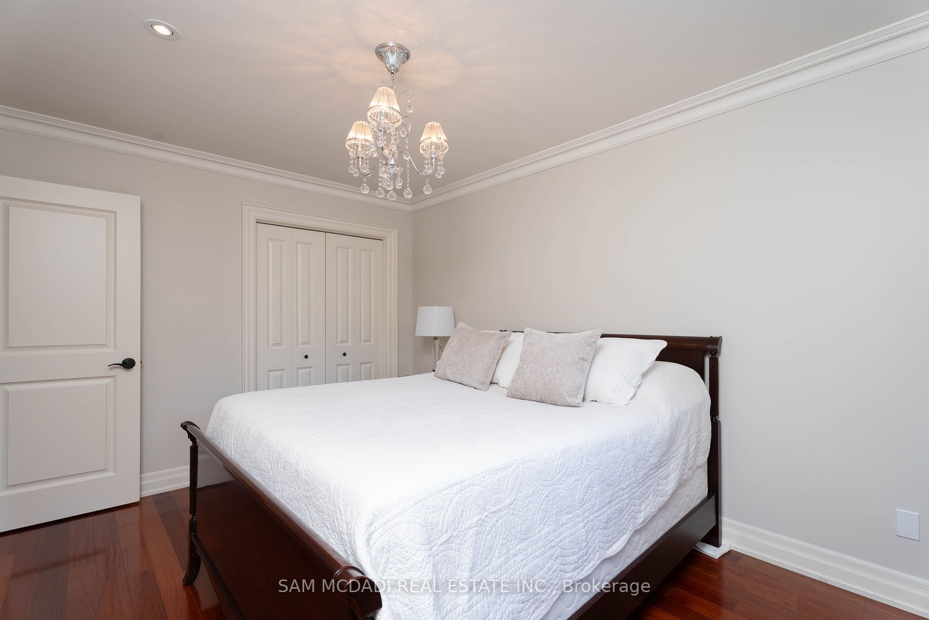 942 Fletcher Valley Cres