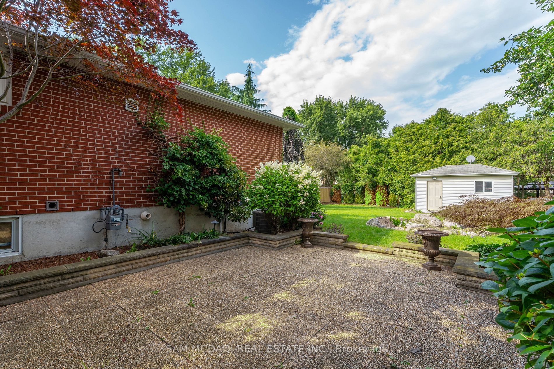 942 Fletcher Valley Cres