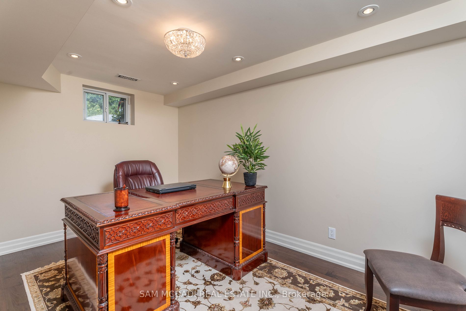 942 Fletcher Valley Cres