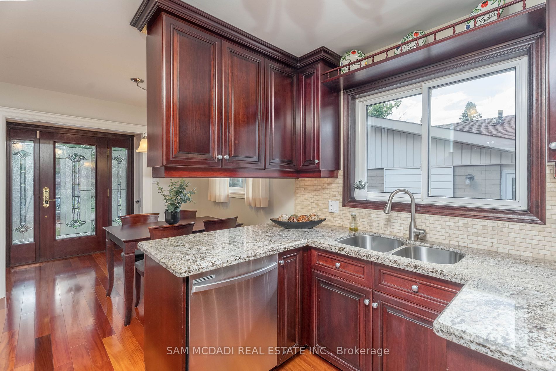 942 Fletcher Valley Cres