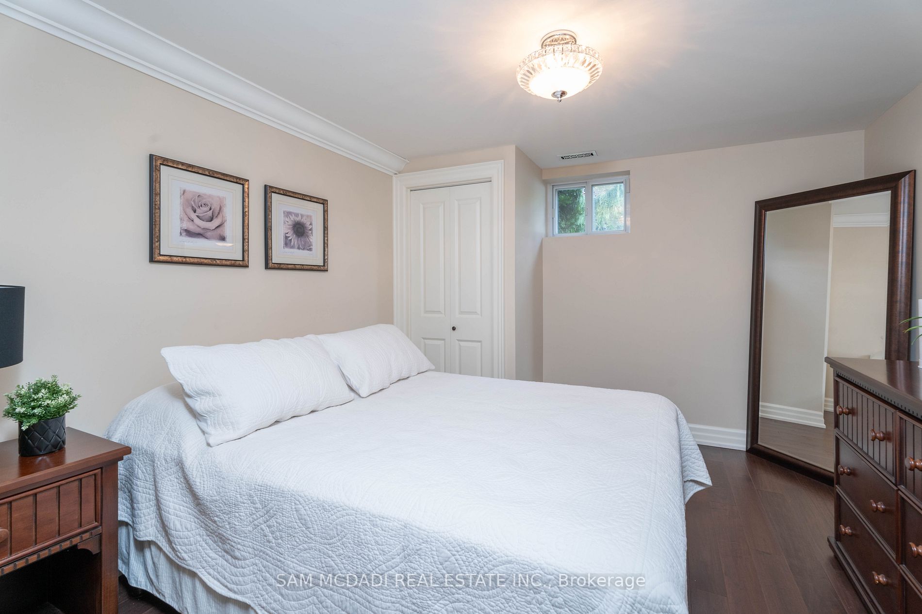 942 Fletcher Valley Cres