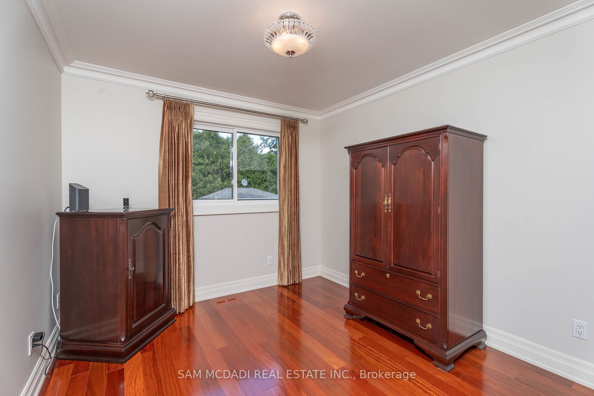 942 Fletcher Valley Cres