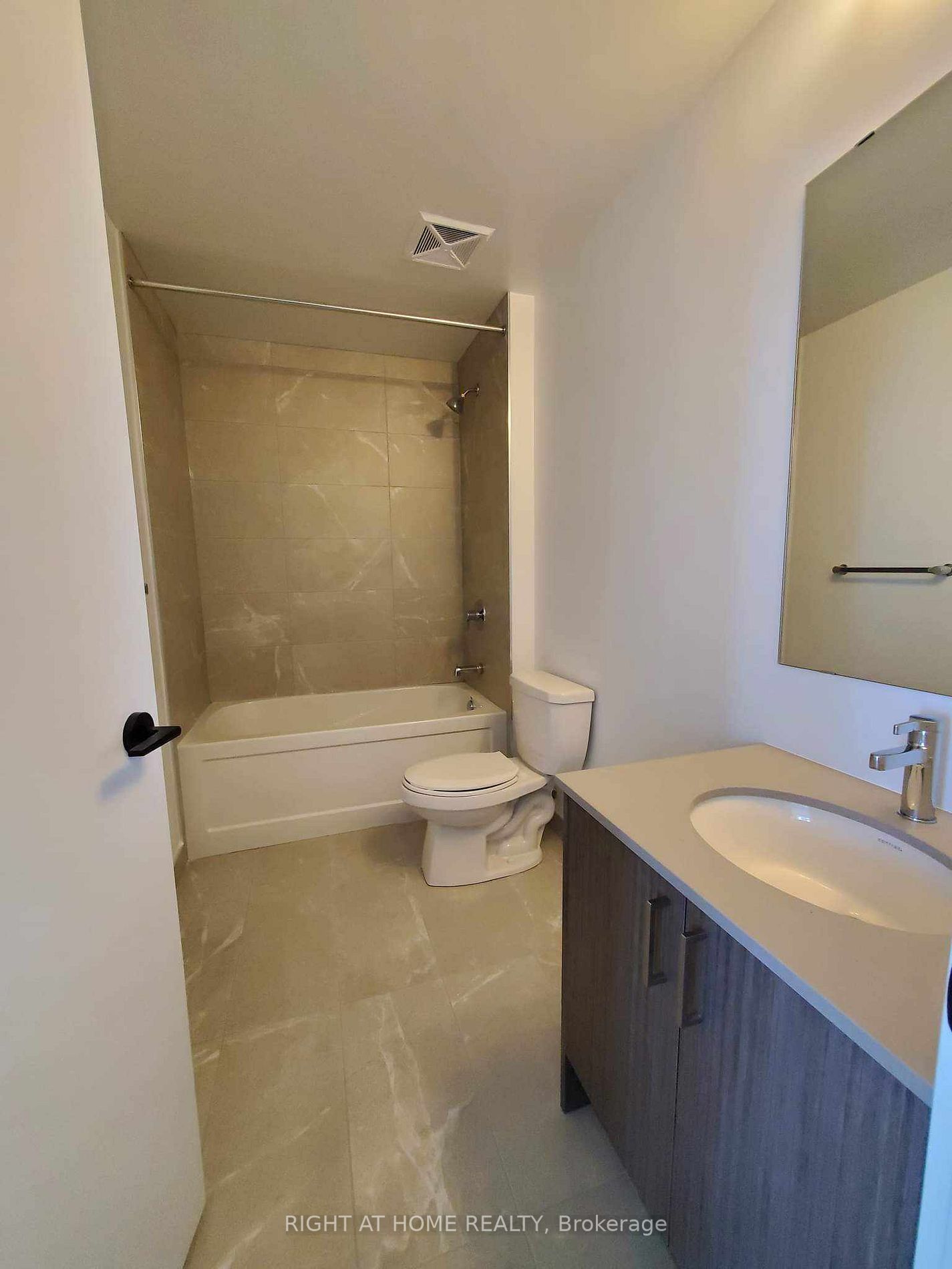 60 George Butchart Dr, #509