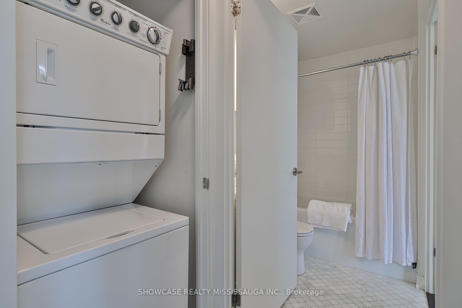 105 The Queensway Ave, #1401