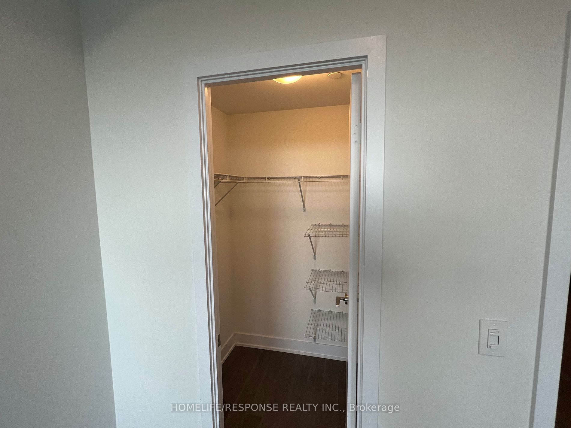 30 SHORE BREEZE Drive #1319