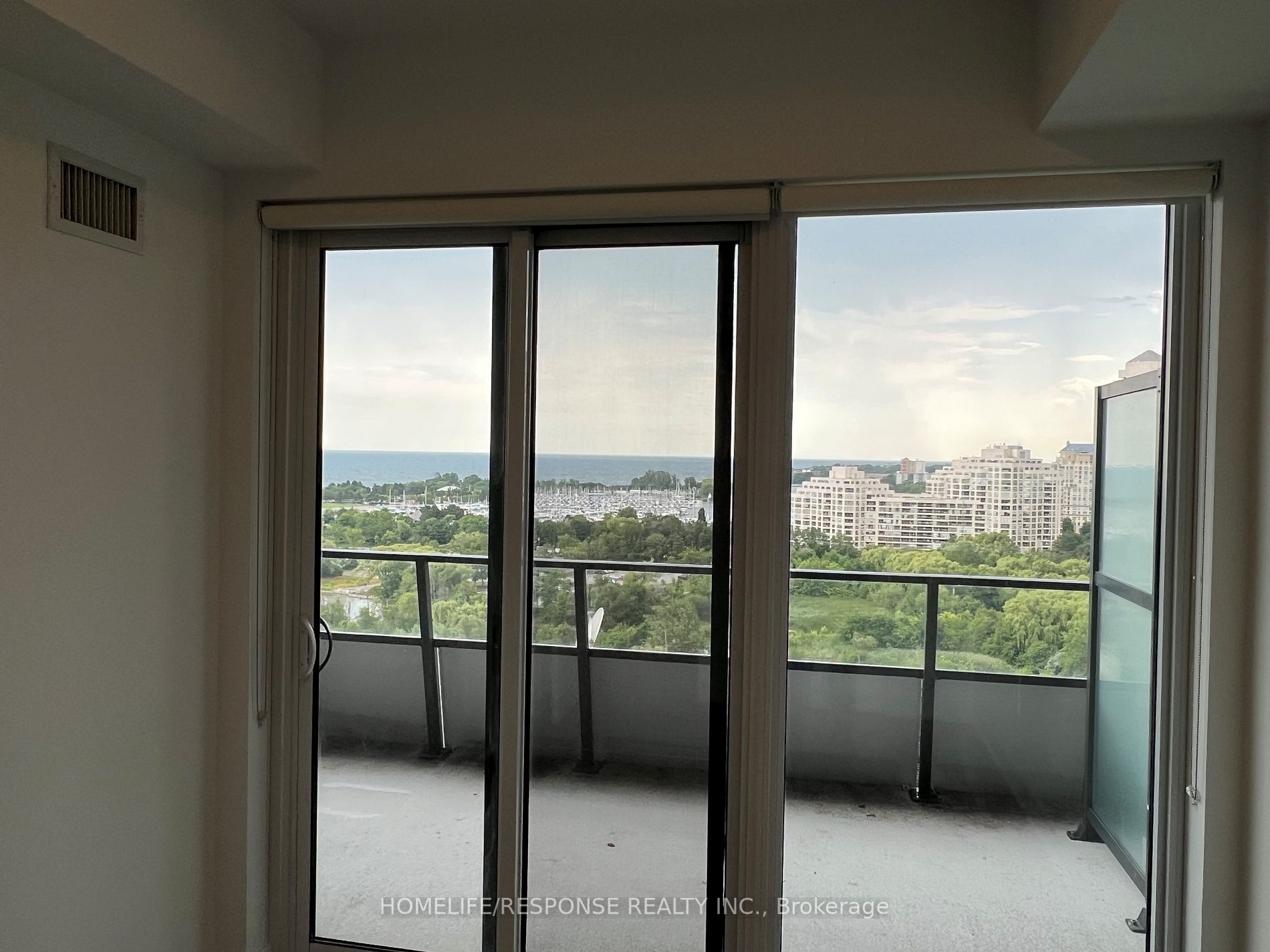 30 SHORE BREEZE Drive #1319